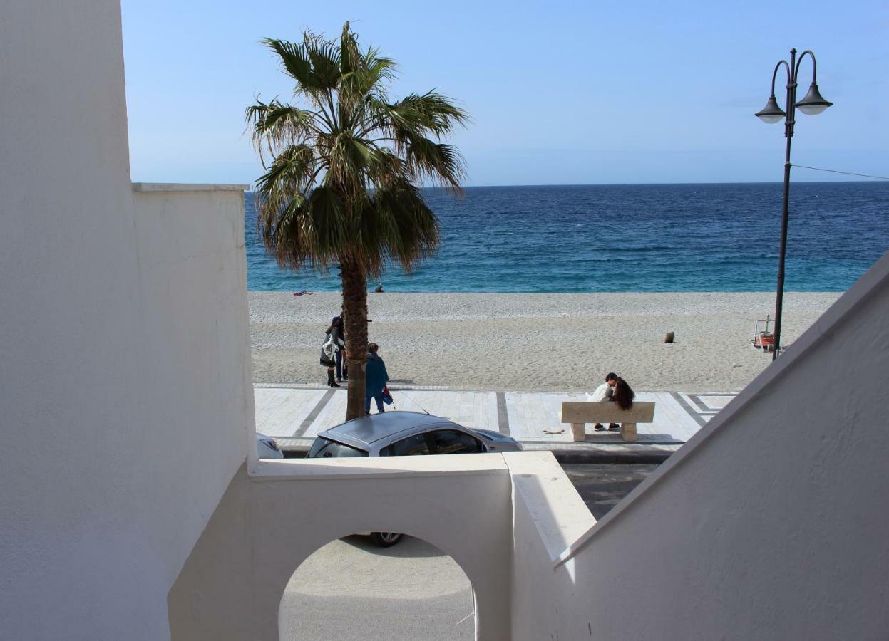 Mareblu Appartement Scilla Buitenkant foto